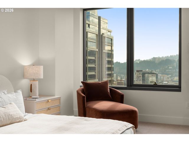 550 Sw 10TH Ave 2601, Portland, OR 97205