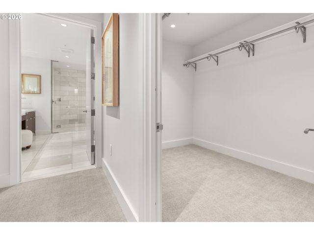 550 Sw 10TH Ave 2601, Portland, OR 97205