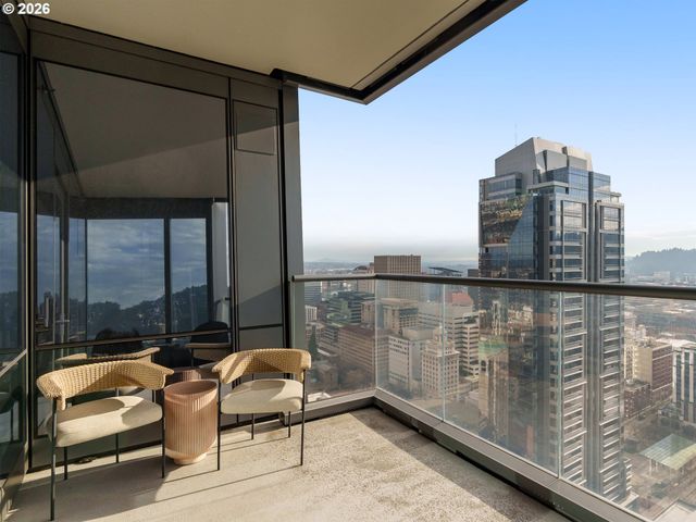 550 Sw 10TH Ave 2601, Portland, OR 97205