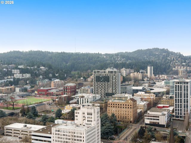 550 Sw 10TH Ave 2601, Portland, OR 97205