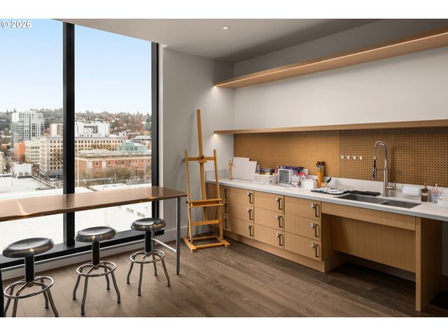 550 Sw 10TH Ave 2601, Portland, OR 97205