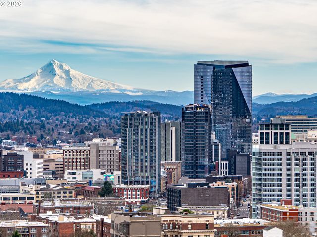 550 Sw 10TH Ave 2601, Portland, OR 97205