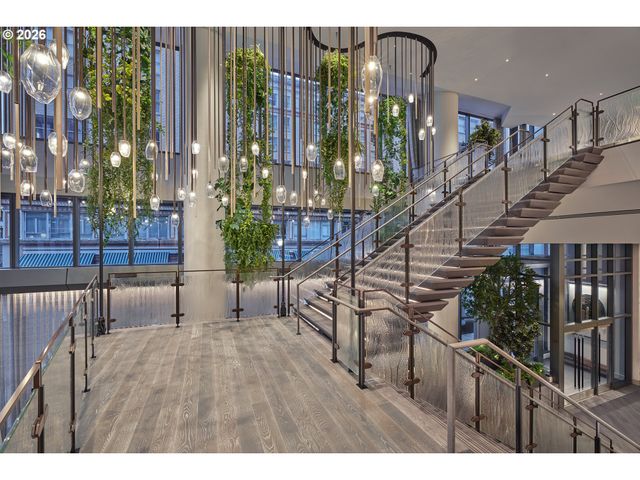 550 Sw 10TH Ave 2601, Portland, OR 97205
