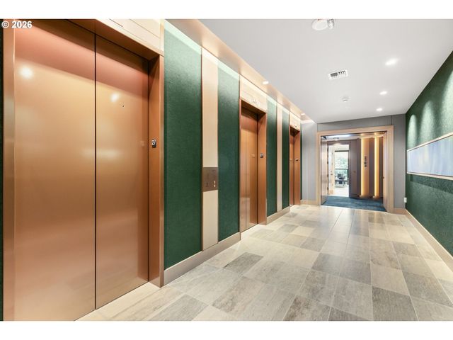 550 Sw 10TH Ave 2601, Portland, OR 97205