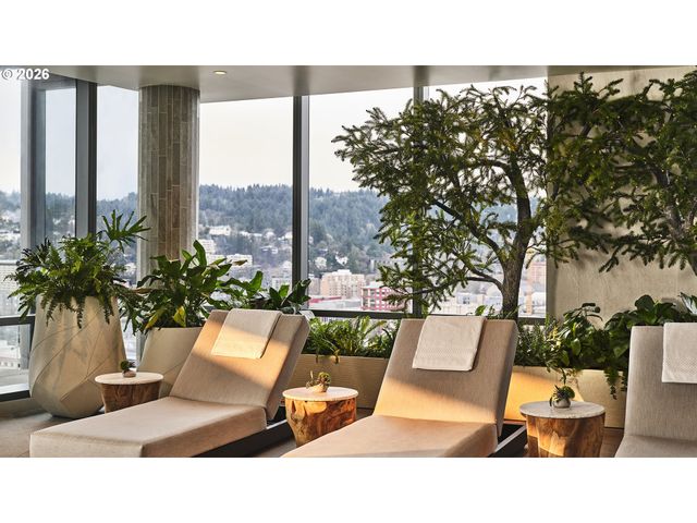 550 Sw 10TH Ave 2601, Portland, OR 97205