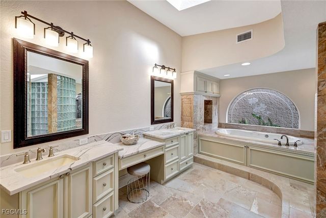 16937 Timberlakes DR, Fort Myers, FL 33908