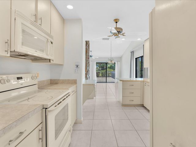 5302 Piping Rock Drive, Boynton Beach, FL 33437
