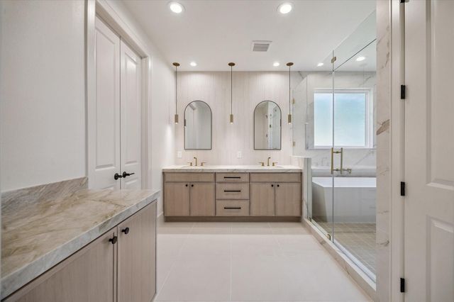 10422 Timberoak Drive, Houston, TX 77043