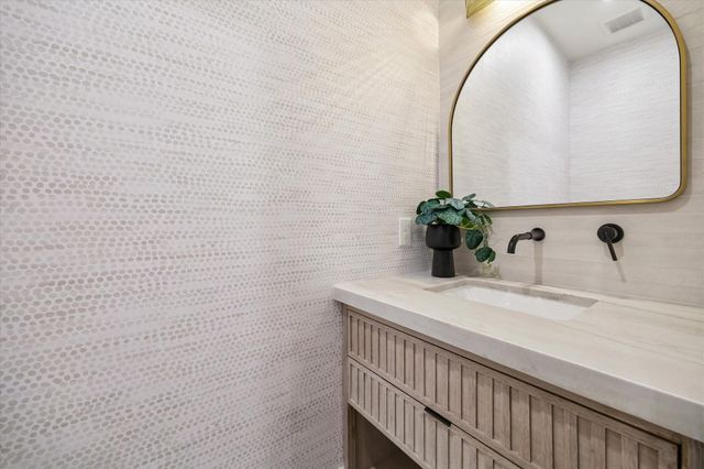 10422 Timberoak Drive, Houston, TX 77043