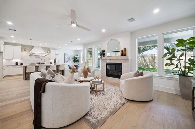 10422 Timberoak Drive, Houston, TX 77043