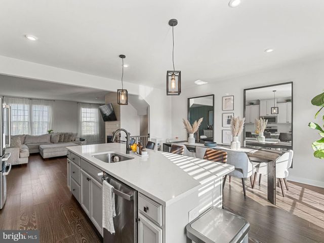 286 FREEDOM WAY, Sicklerville, NJ 08081