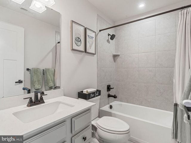 286 FREEDOM WAY, Sicklerville, NJ 08081
