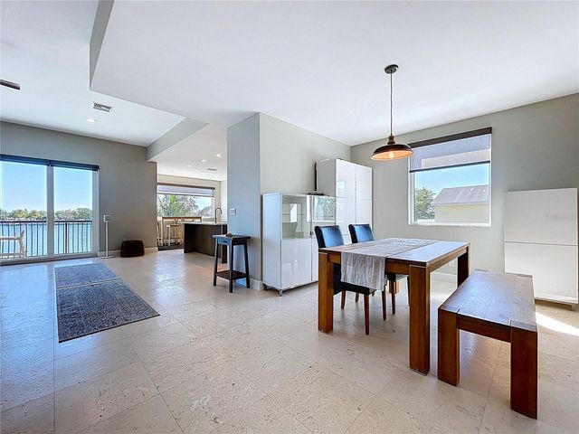 306 BAY PLZ, Treasure Island, FL 33706