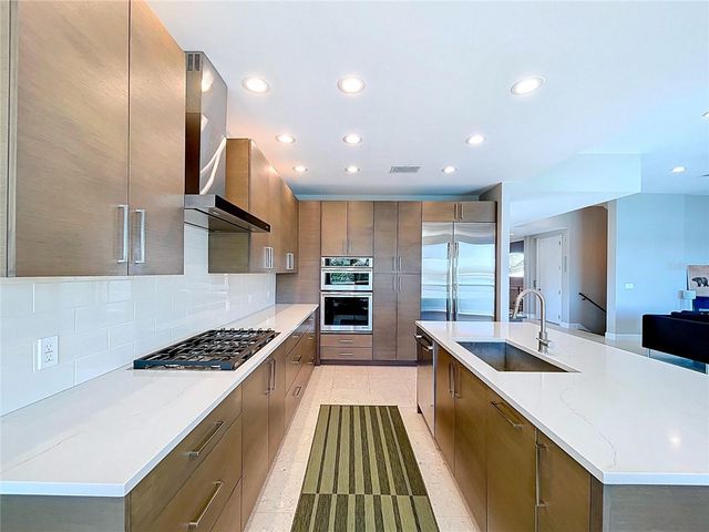 306 BAY PLZ, Treasure Island, FL 33706