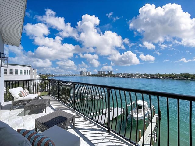 306 BAY PLZ, Treasure Island, FL 33706