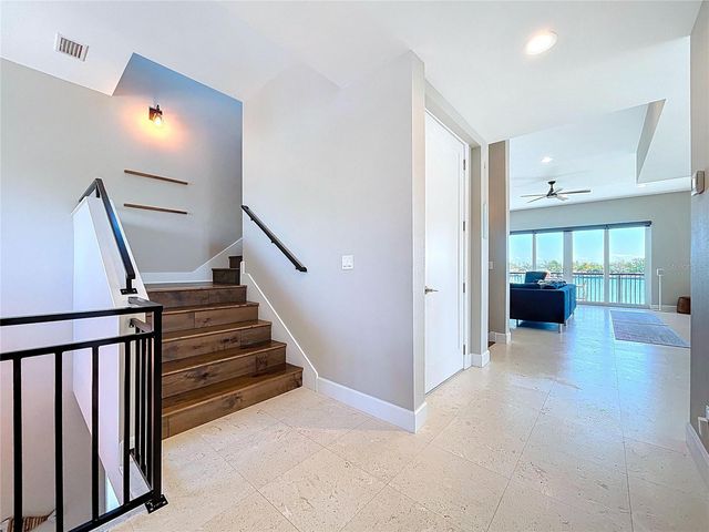 306 BAY PLZ, Treasure Island, FL 33706