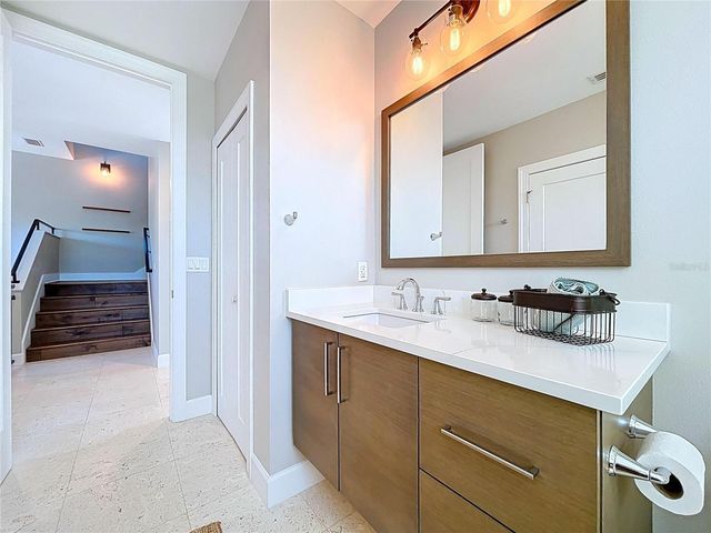 306 BAY PLZ, Treasure Island, FL 33706