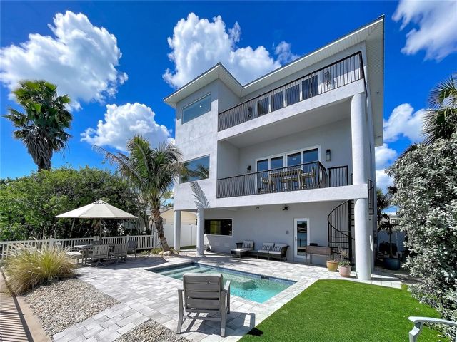 306 BAY PLZ, Treasure Island, FL 33706