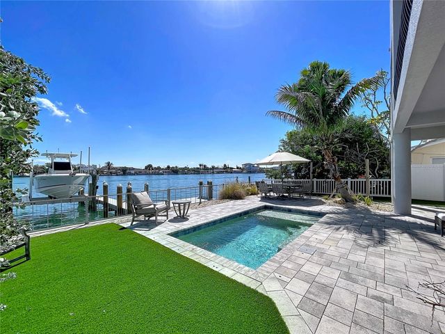 306 BAY PLZ, Treasure Island, FL 33706