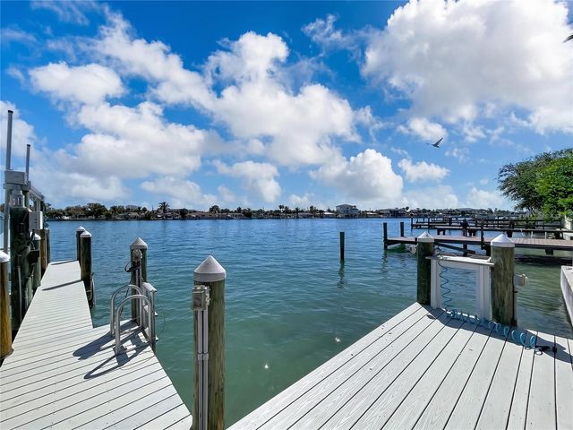 306 BAY PLZ, Treasure Island, FL 33706