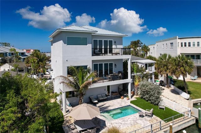 306 BAY PLZ, Treasure Island, FL 33706