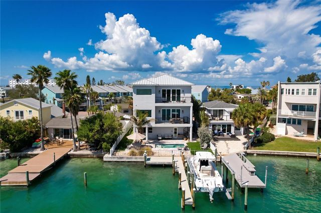 306 BAY PLZ, Treasure Island, FL 33706