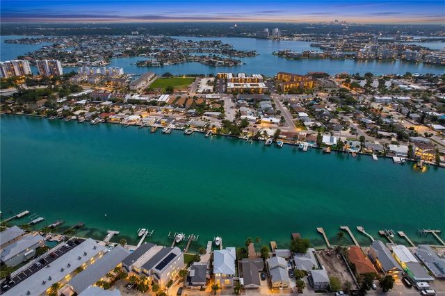 306 BAY PLZ, Treasure Island, FL 33706