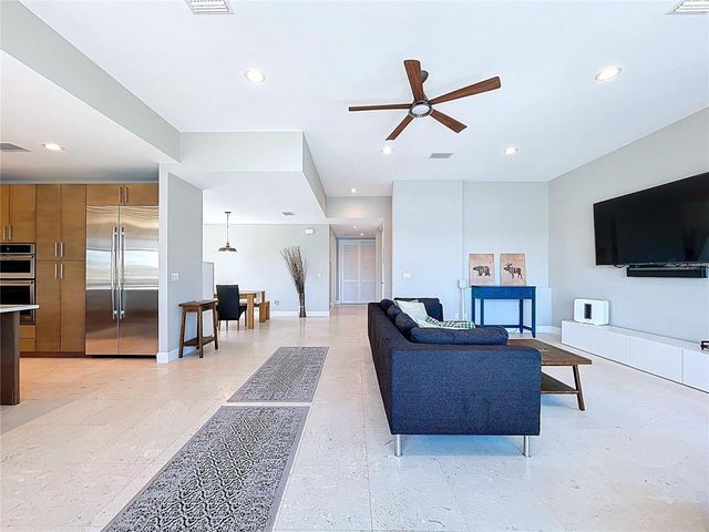 306 BAY PLZ, Treasure Island, FL 33706