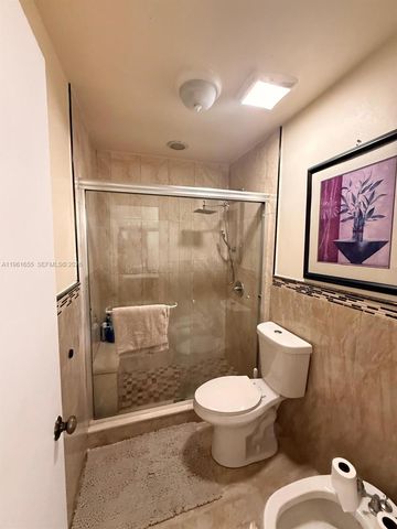 13320 SW 26th Ter ., Miami, FL 33175