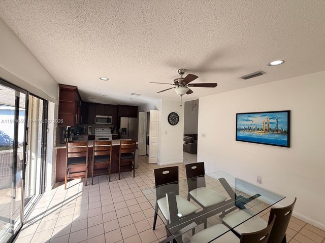 13320 SW 26th Ter ., Miami, FL 33175