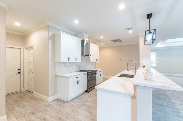 1055 Road 5203, Cleveland, TX 77327