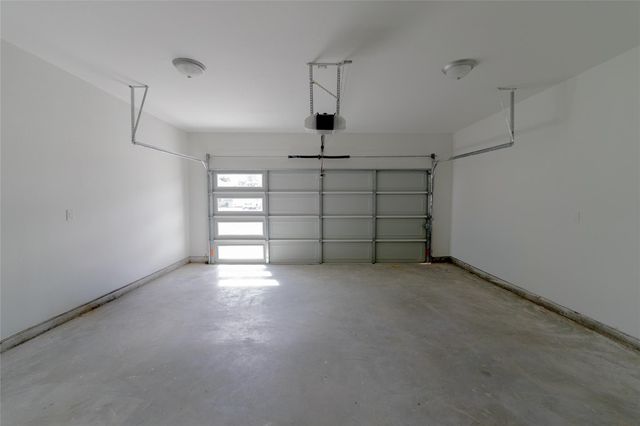 1055 Road 5203, Cleveland, TX 77327