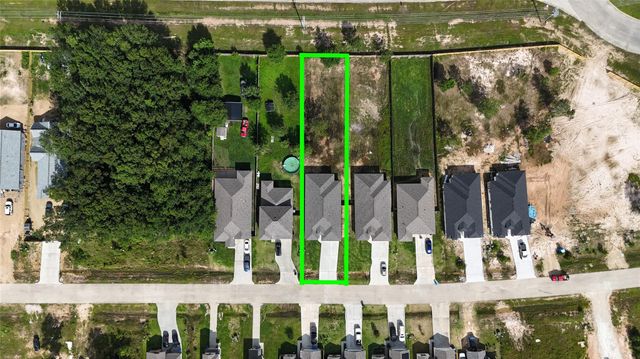 1055 Road 5203, Cleveland, TX 77327