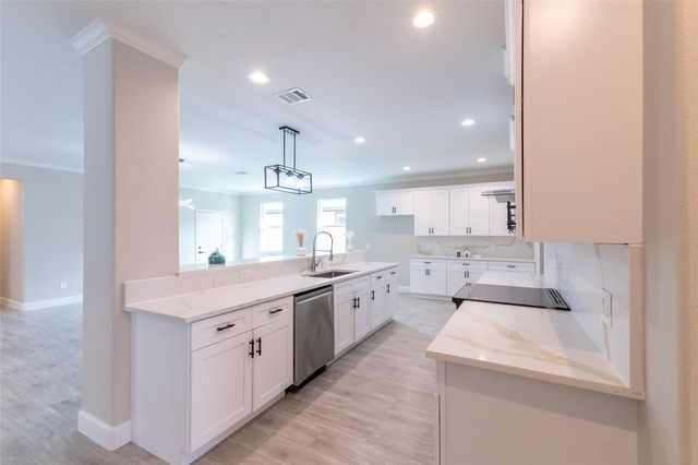 1055 Road 5203, Cleveland, TX 77327