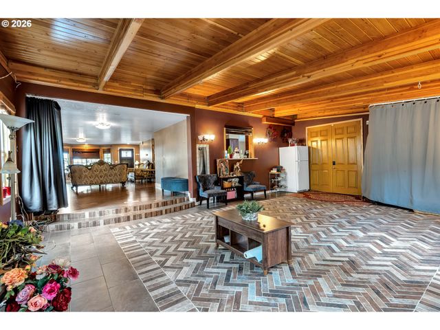 21498 Sw JAY St, Beaverton, OR 97003