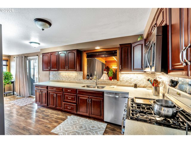 21498 Sw JAY St, Beaverton, OR 97003