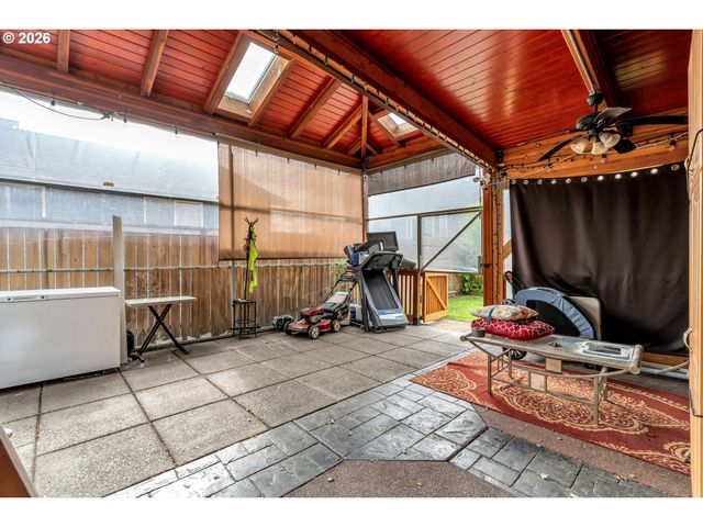 21498 Sw JAY St, Beaverton, OR 97003