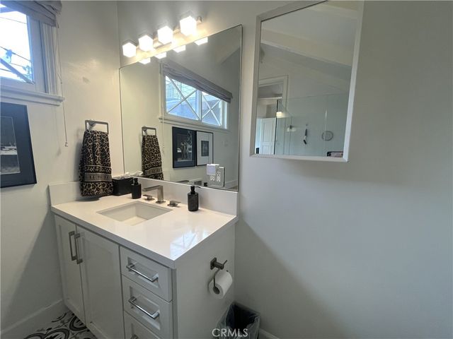 1644 Wellesley Drive, Santa Monica, CA 90405