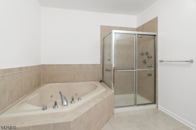 119 Ridgeview Ln, Mount Arlington Boro, NJ 07856