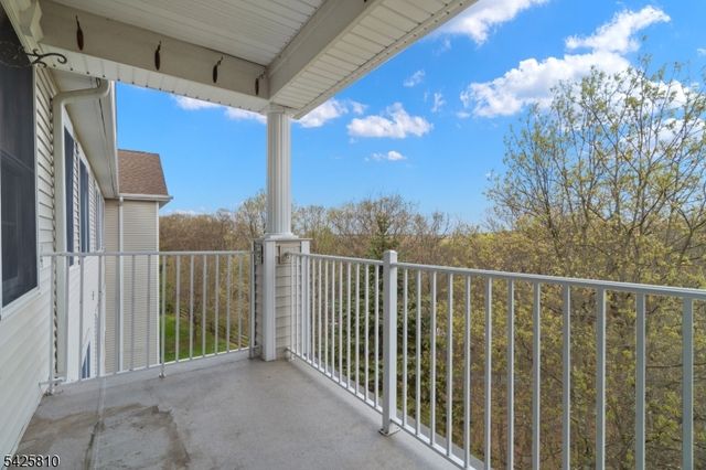 119 Ridgeview Ln, Mount Arlington Boro, NJ 07856