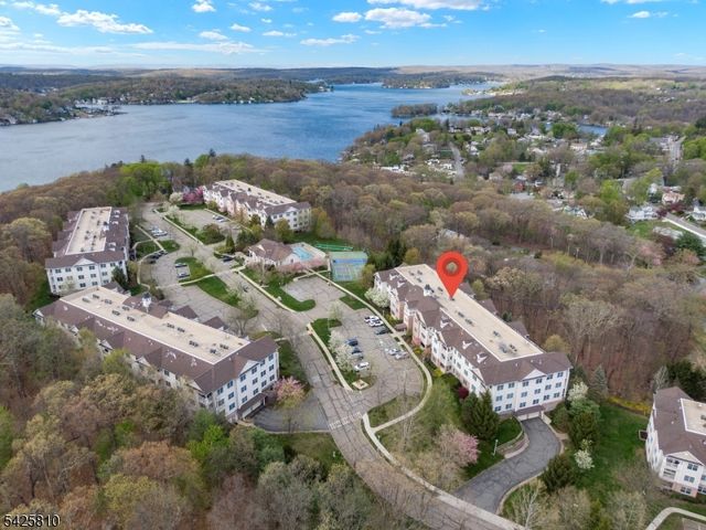 119 Ridgeview Ln, Mount Arlington Boro, NJ 07856