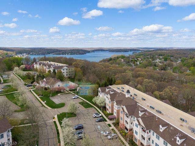 119 Ridgeview Ln, Mount Arlington Boro, NJ 07856