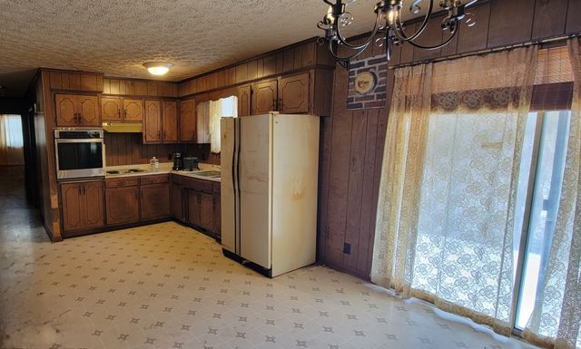 1150 Claylick Rd, White Bluff, TN 37187