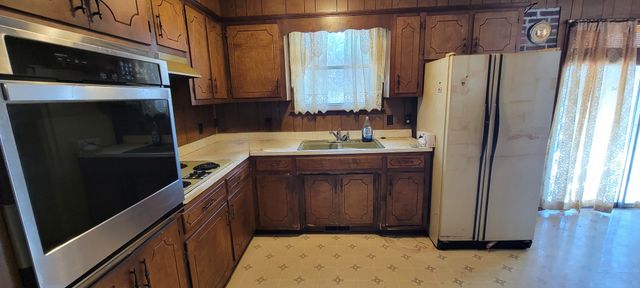 1150 Claylick Rd, White Bluff, TN 37187