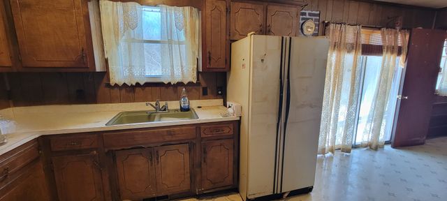 1150 Claylick Rd, White Bluff, TN 37187