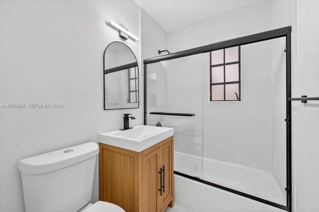 12801 W Randall Park Dr, Miami, FL 33167