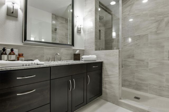 2303 Mid Lane 214, Houston, TX 77027