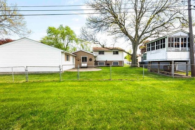 8607 Leslie Drive, Sterling Heights, MI 48314