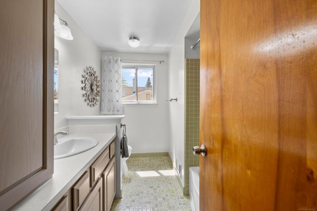 8607 Leslie Drive, Sterling Heights, MI 48314