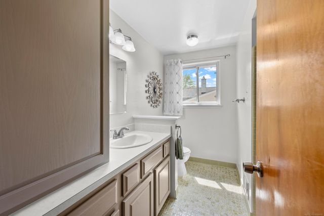 8607 Leslie Drive, Sterling Heights, MI 48314